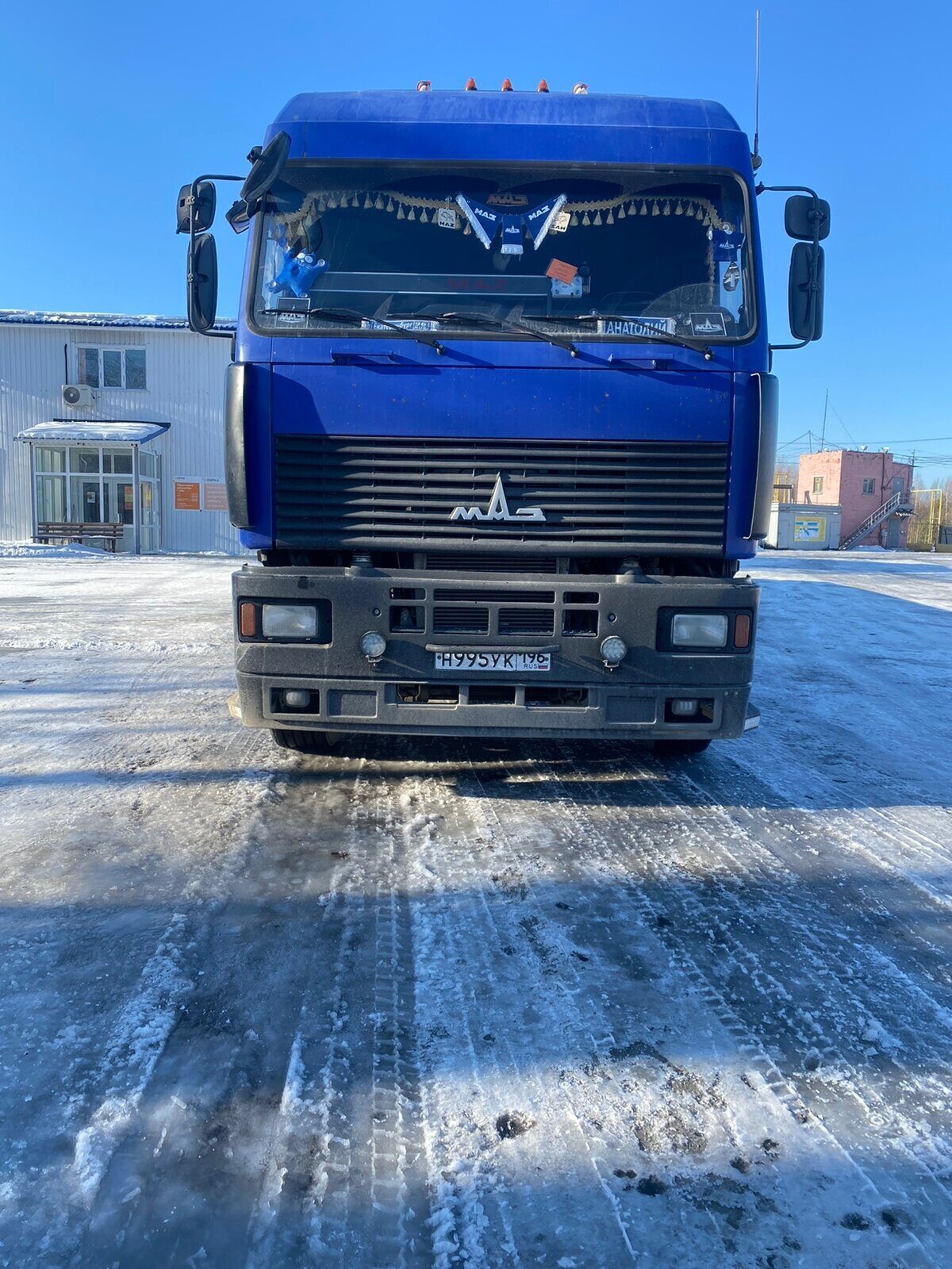 Аренда грузового тягача МАЗ-5440А9 в Екатеринбурге заказать седельный по  низкой цене